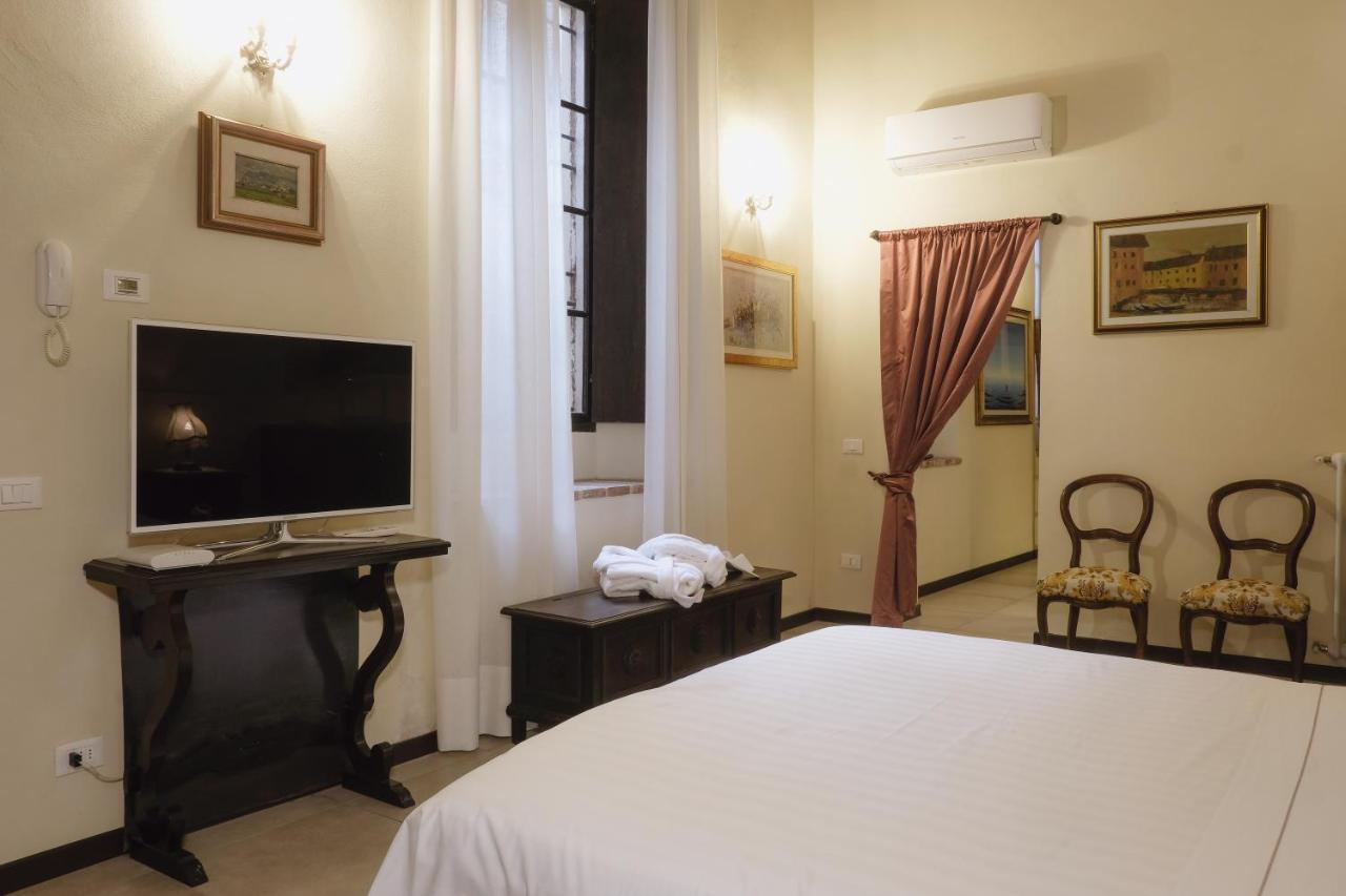 Foresteria Palazzo Guazzoni Zaccaria Кремона Екстериор снимка